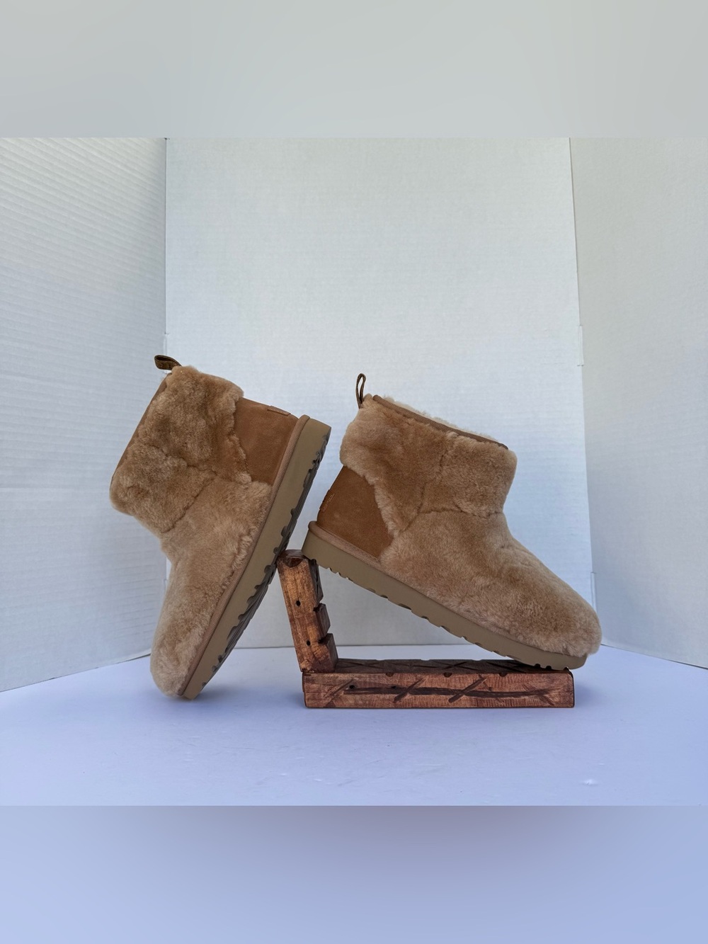 UGG Neumel Cozy Sheepskin Ankle Chestnut Fuzzy Boots F200  Womens 7 No Box New